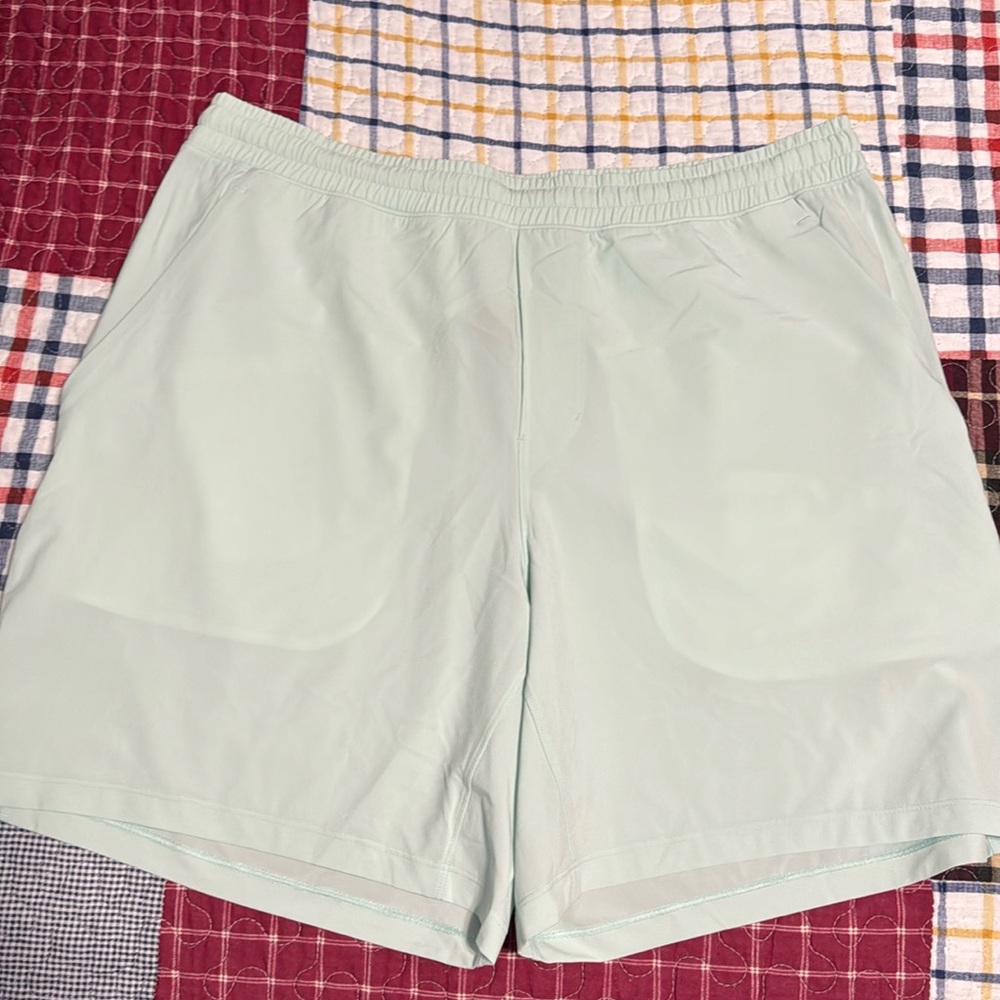 Lululemon men’s XL short